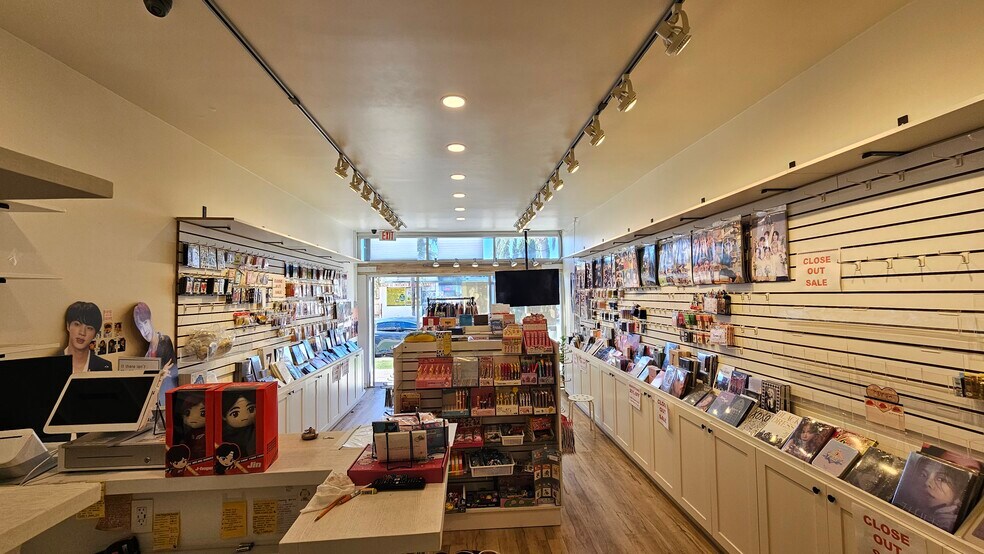 More Photos Of 8930-8934 State St, South Gate Storefront For Lease