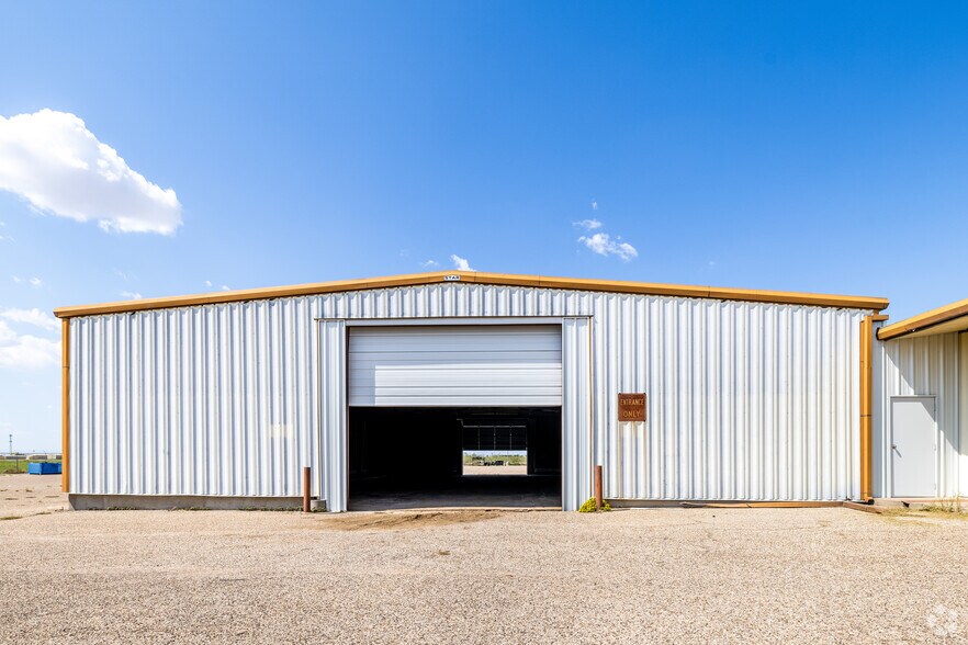 More Photos Of 605 E Yukon Rd, Odessa Warehouse For Lease