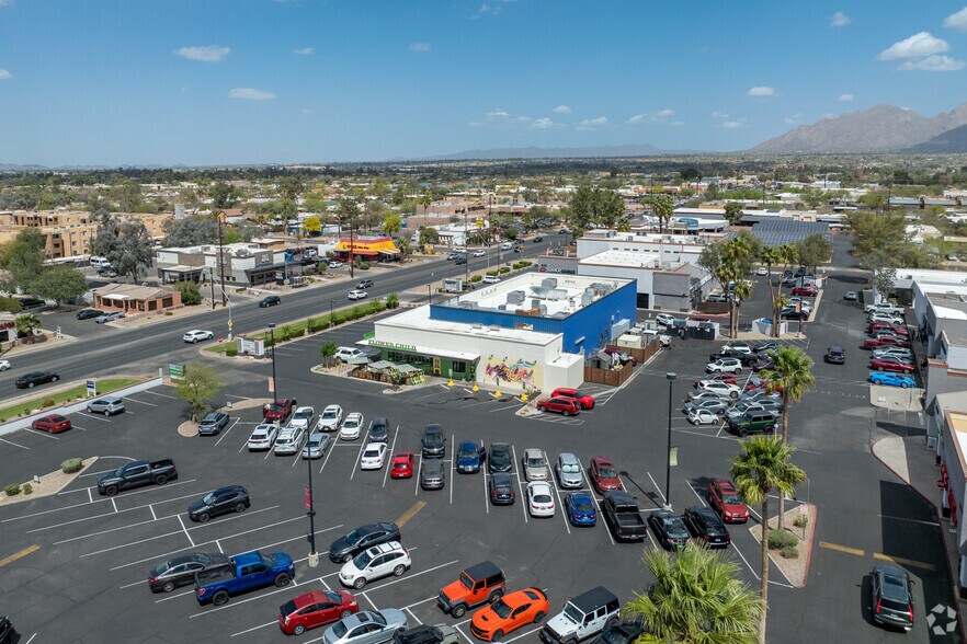 More Photos Of 2960 N Campbell Ave, Tucson Restaurant For Sale