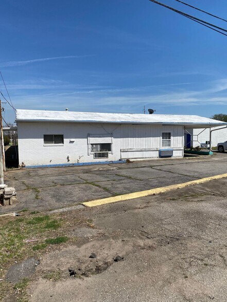 More Photos Of 3000 N Broadway St, Poteau Hotel For Sale