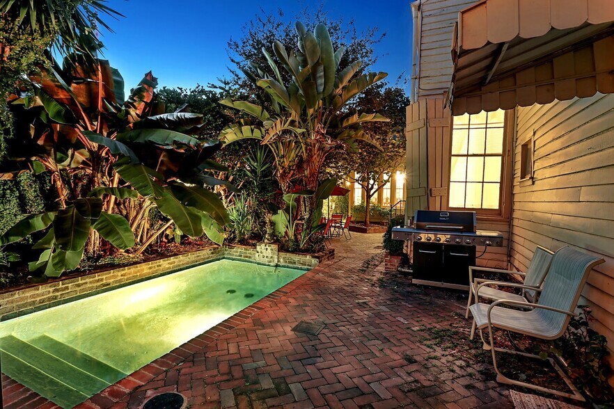 More Photos Of 1030 Burgundy St, New Orleans Apartments For Sale