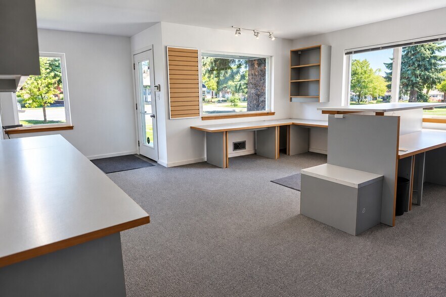 More Photos Of 409 S Main St, Hailey Storefront Retail Office For Sale