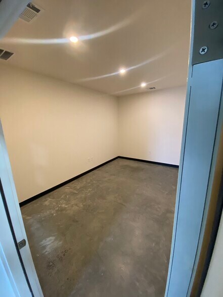 More Photos Of 16524 FM 973, Manor Warehouse For Lease