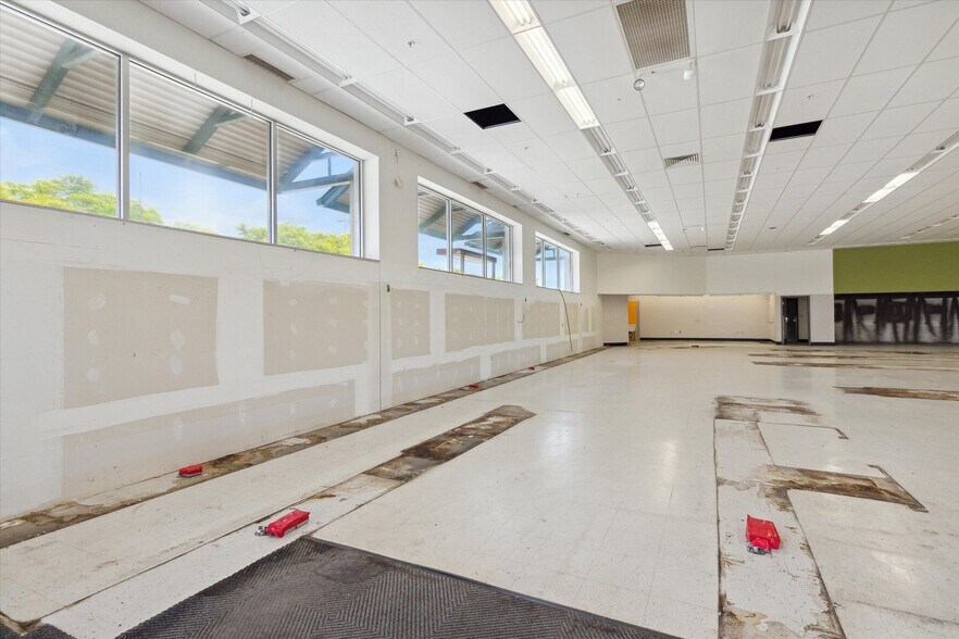 More Photos Of 1420 Wright Ave, Alma Drugstore For Sale