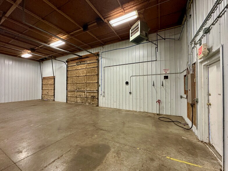 More Photos Of 7865 E Main Rd, Le Roy Warehouse For Lease