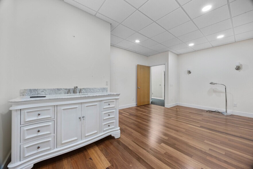 More Photos Of 61A Monroe Ave, Pittsford Office For Sale