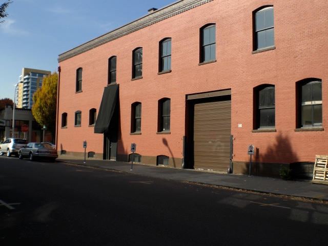 Primary Photo Of 825 NW Davis St, Portland Warehouse For Sale