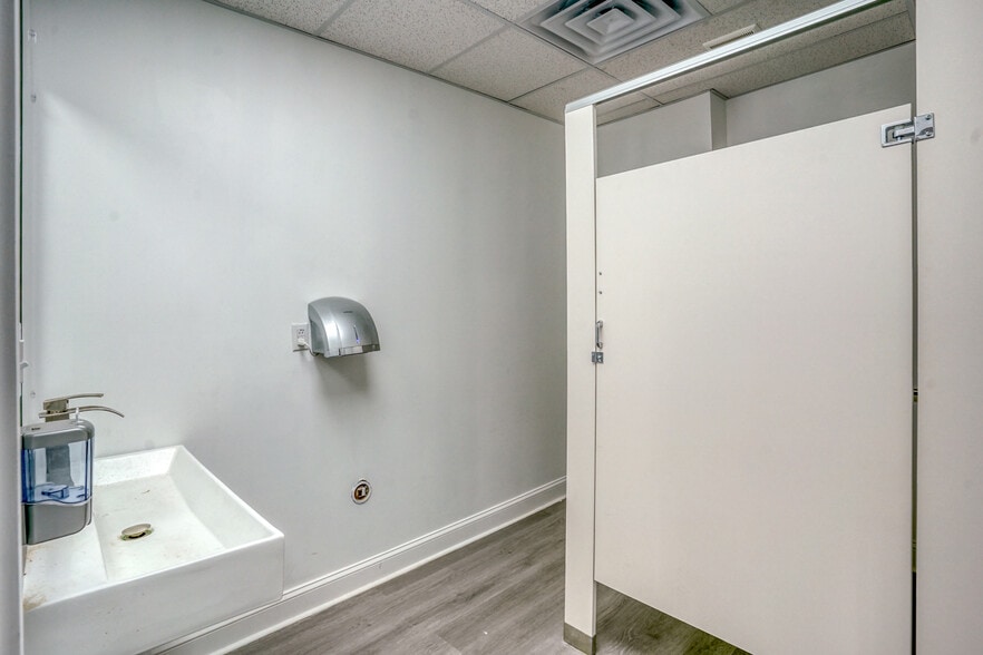 More Photos Of 1241 College Park Dr, Dover Loft Creative Space For Lease