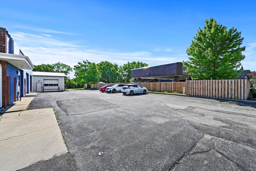 More Photos Of 108 S Batavia Ave, Batavia Auto Repair For Sale