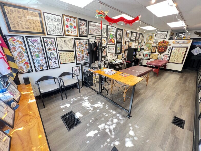 More Photos Of 1438-1442 Light St, Baltimore Showroom For Sale