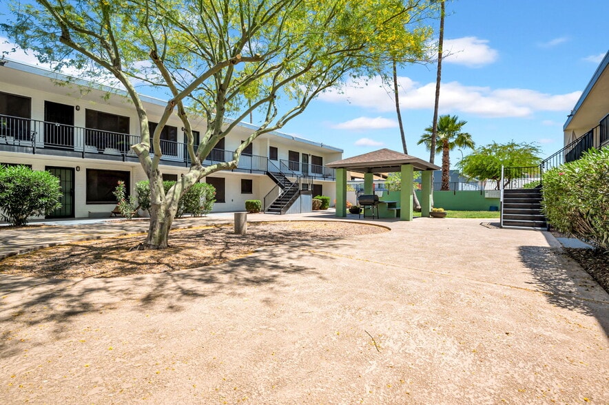 More Photos Of 1942 W Berridge Ln, Phoenix Apartments For Sale