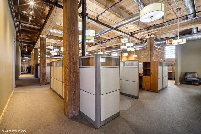 More Photos Of 1348 W Concord Pl, Chicago Office For Sale