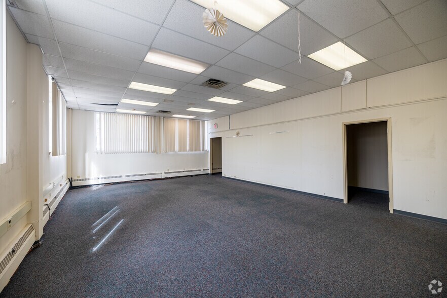 More Photos Of 891 Brunswick Ave, Trenton General Retail For Sale