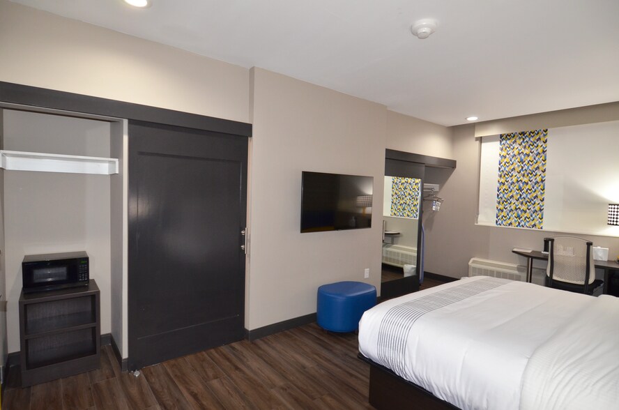 More Photos Of 123 W Maine Ave, Enid Hotel For Sale