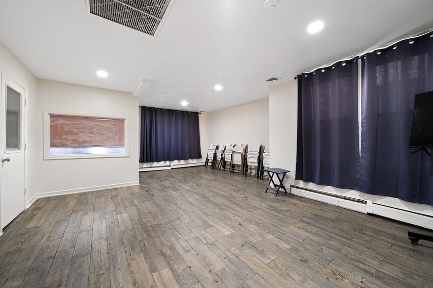 More Photos Of 993-995 Broadway, Bayonne Storefront Retail Residential For Sale