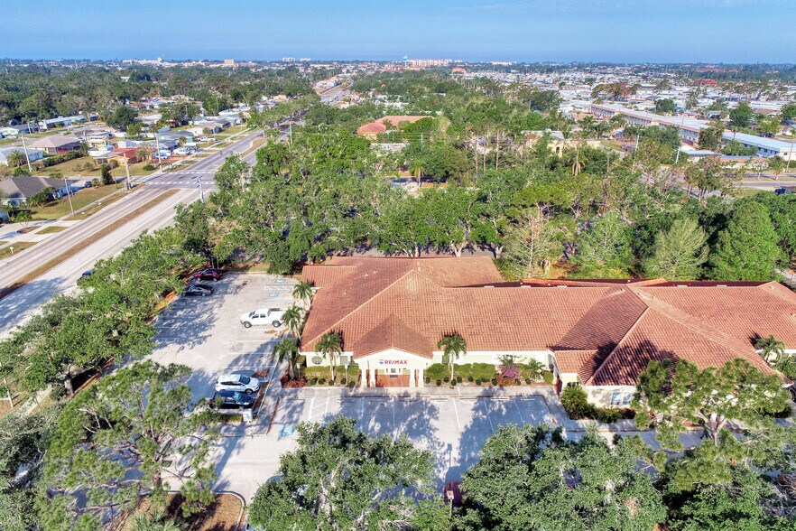 More Photos Of 1314 E Venice Ave, Venice Medical For Sale