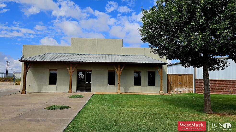 Primary Photo Of 8226 Valencia Ave, Lubbock Service For Lease