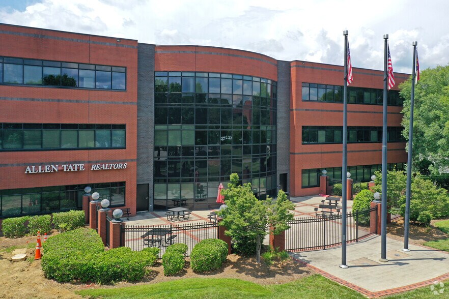 More Photos Of 717 Green Valley Rd, Greensboro Office For Lease