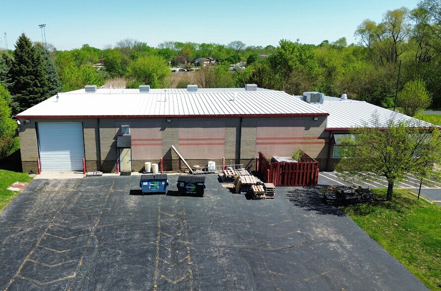 More Photos Of 230 Roma Jean Pky, Streamwood Warehouse For Sale