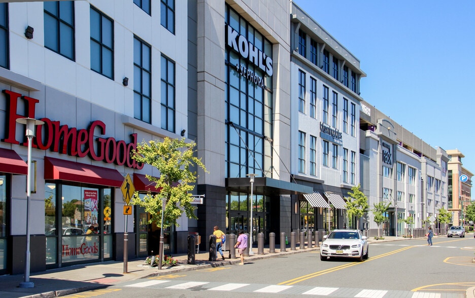 More Photos Of 1 Bergen Town Ctr, Paramus General Retail For Lease