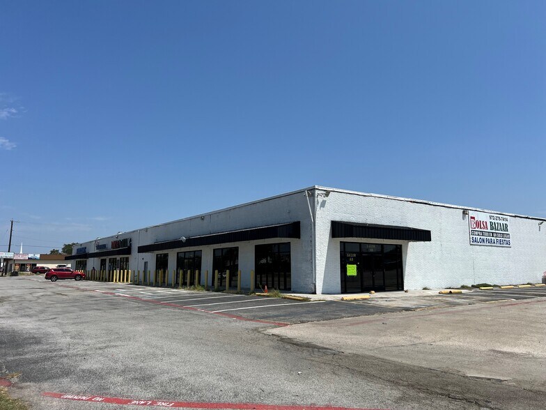 More Photos Of 2918 S Jupiter Rd, Garland Distribution For Lease