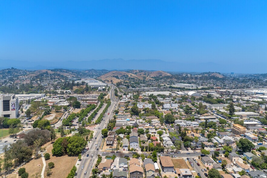 More Photos Of 2435 Lancaster Ave, Los Angeles Apartments For Sale