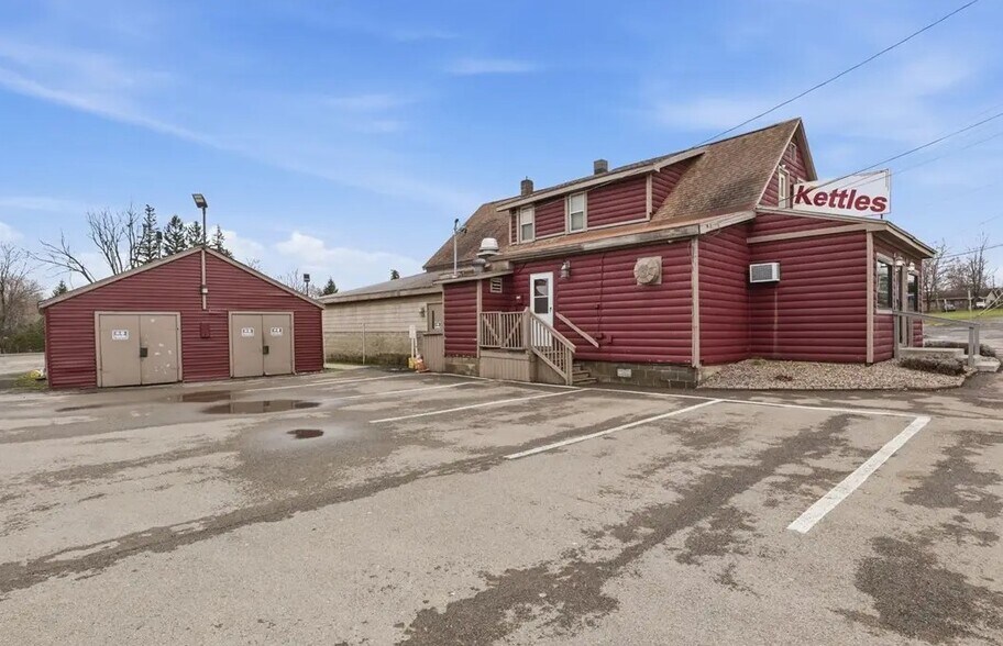 More Photos Of 3719 Abbott Rd, Orchard Park Restaurant For Sale