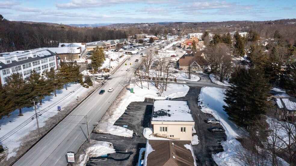 More Photos Of 243-247 Federal Rd, Brookfield Office For Lease