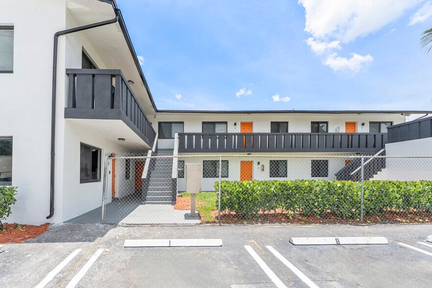 More Photos Of 940 NW 8th Ave, Pompano Beach Apartments For Sale