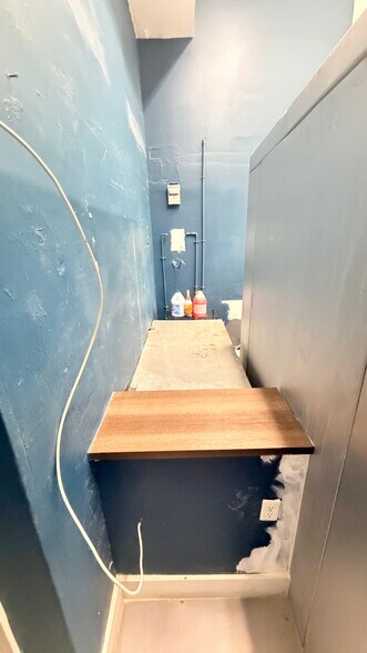 More Photos Of 2606-2614 SW 8th St, Miami Storefront For Lease