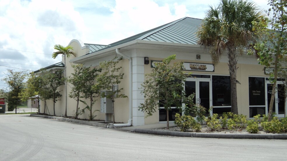 More Photos Of 9035 Americana Rd, Vero Beach Office For Sale