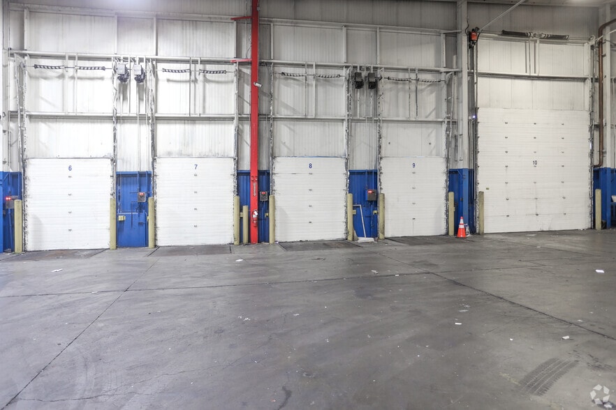 More Photos Of 1450 Commerce Pky, Franklin Manufacturing For Lease