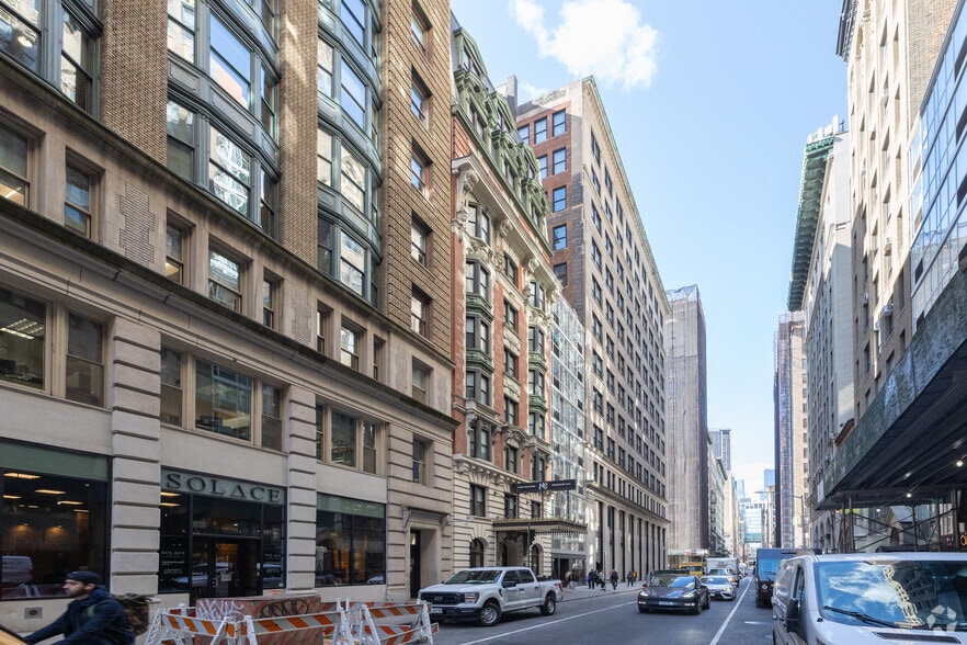 More Photos Of 34 E 32nd St, New York Hotel For Sale