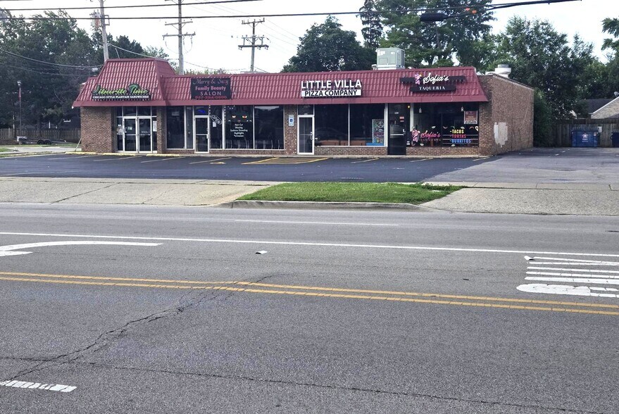 More Photos Of 931-935 E Oakton St, Des Plaines General Retail For Sale