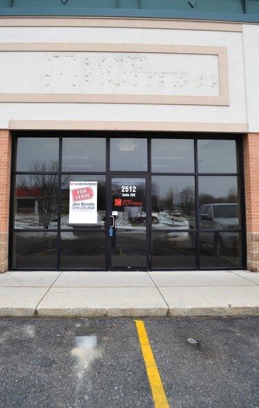 More Photos Of 2512 White Tail Dr, Cedar Falls Storefront For Lease