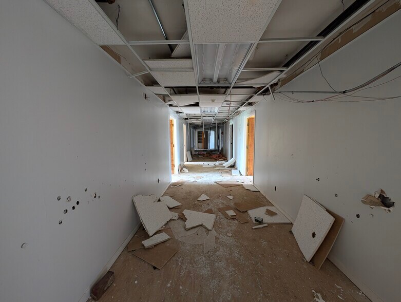 More Photos Of 2430-2440 Bowser Ave, Fort Wayne Apartments For Sale