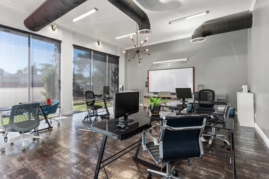 More Photos Of 2321 Torrance Blvd, Torrance Loft Creative Space For Lease