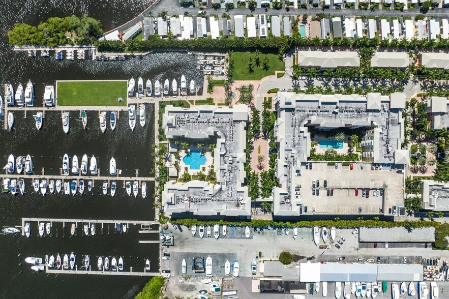 More Photos Of 802 E Windward Way, Lantana Apartments For Sale