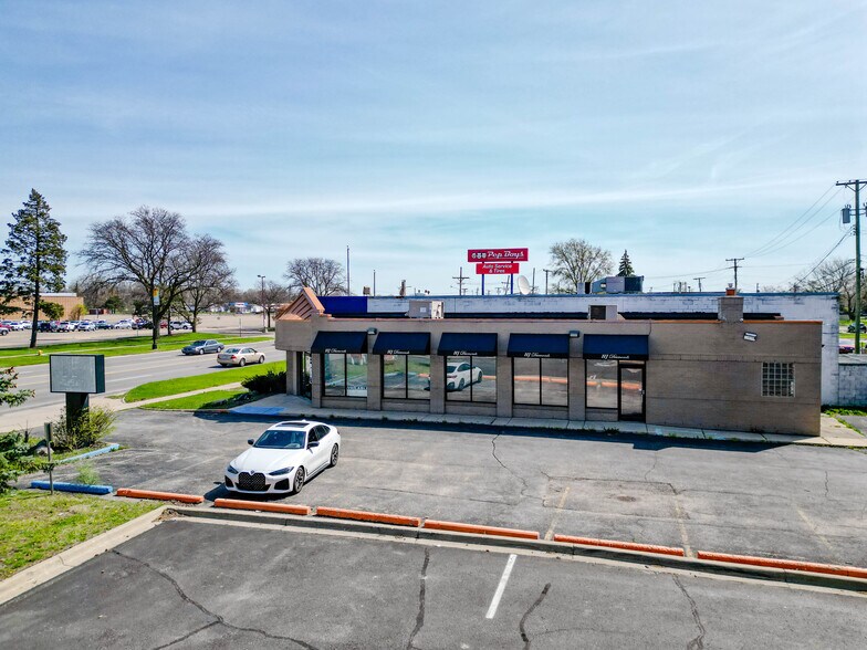More Photos Of 35241 Warren Rd, Westland Freestanding For Lease