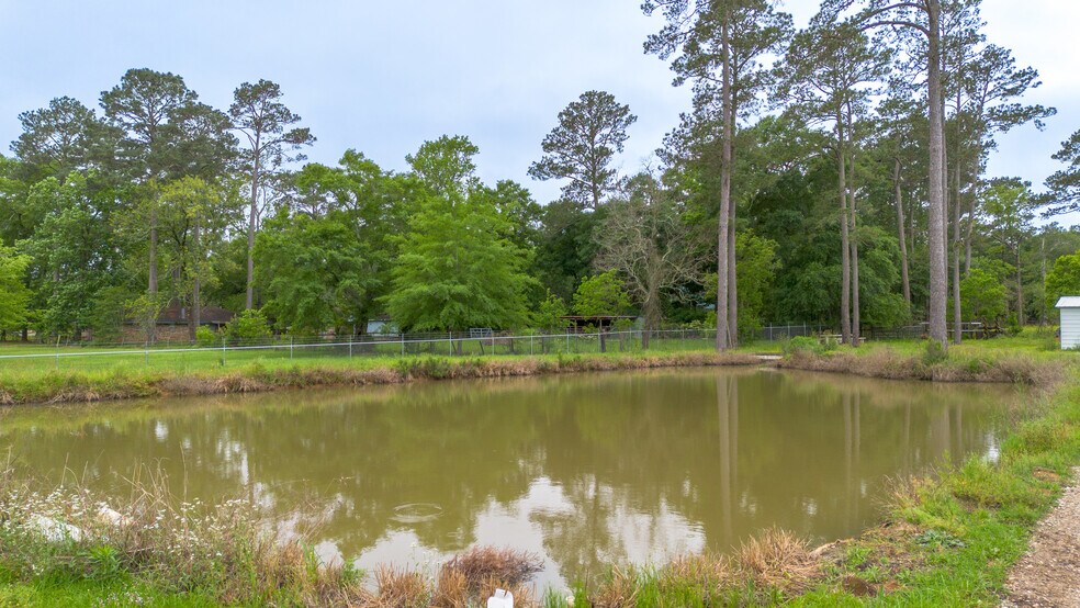 More Photos Of 13046 Highway 105 E, Conroe Industrial For Lease