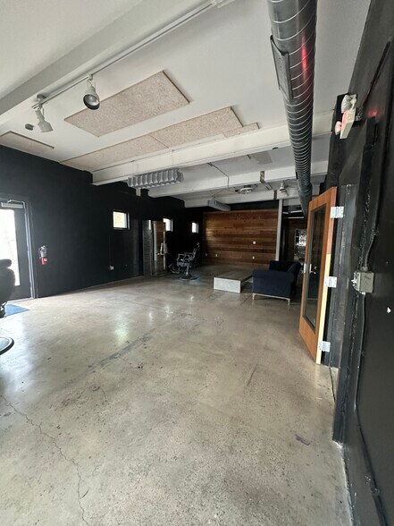 More Photos Of 1209 E Cesar Chavez St, Austin Loft Creative Space For Lease