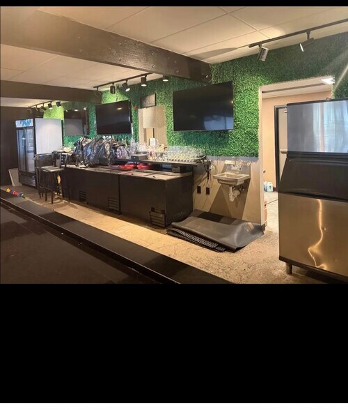 More Photos Of 8607 Wurzbach Rd, San Antonio Restaurant For Sale