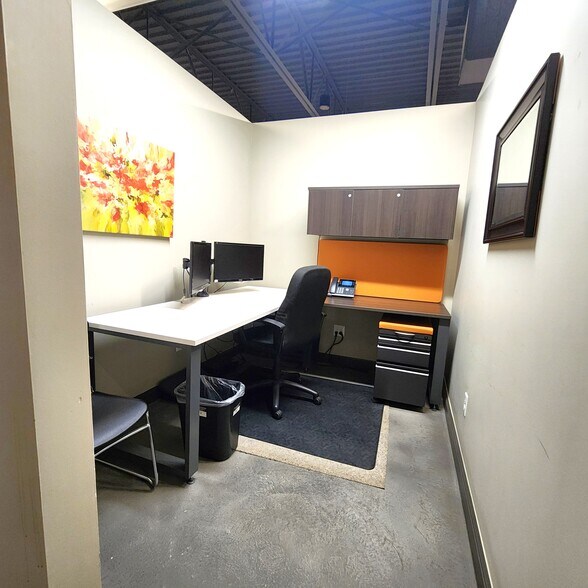 More Photos Of 817 NE 63rd St, Oklahoma City Office For Sale