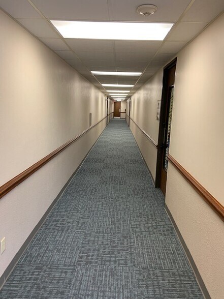 More Photos Of 755 S 11th St, Beaumont Office For Lease