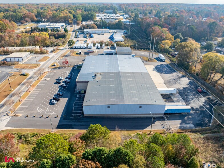 More Photos Of 309 Cash Memorial Blvd, Forest Park Distribution For Lease