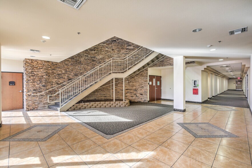 More Photos Of 2900 W Horizon Ridge Pky, Henderson Medical For Lease