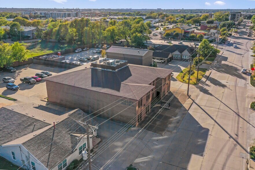 More Photos Of 1312 E 14th St, Plano Office For Sale