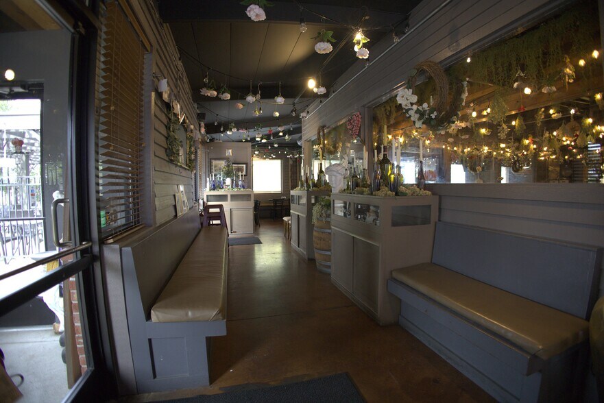 More Photos Of 5020 Cambridge Way, Plainfield Restaurant For Sale