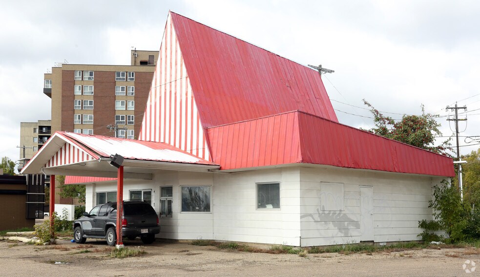 Primary Photo Of 12890 Fort Rd NW, Edmonton Fast Food For Sale