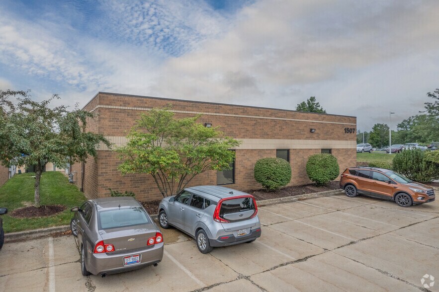 More Photos Of 1549 Boettler Rd, Uniontown Unknown For Lease